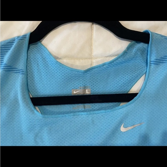 Women’s Nike Mesh Running Shirt - Size Large - Picture 2 of 6